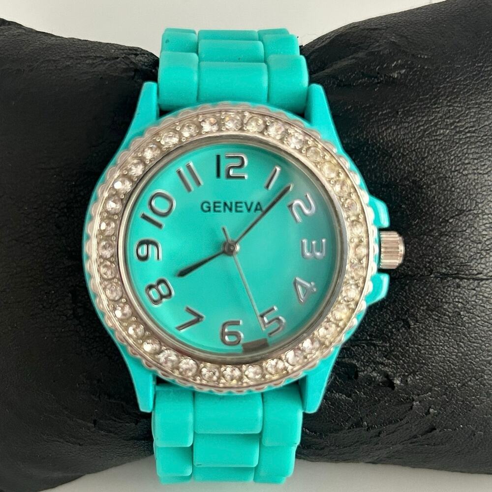 Geneva Turquoise Rhinestones Studded Bezel Women’s Fashion Watch Working
